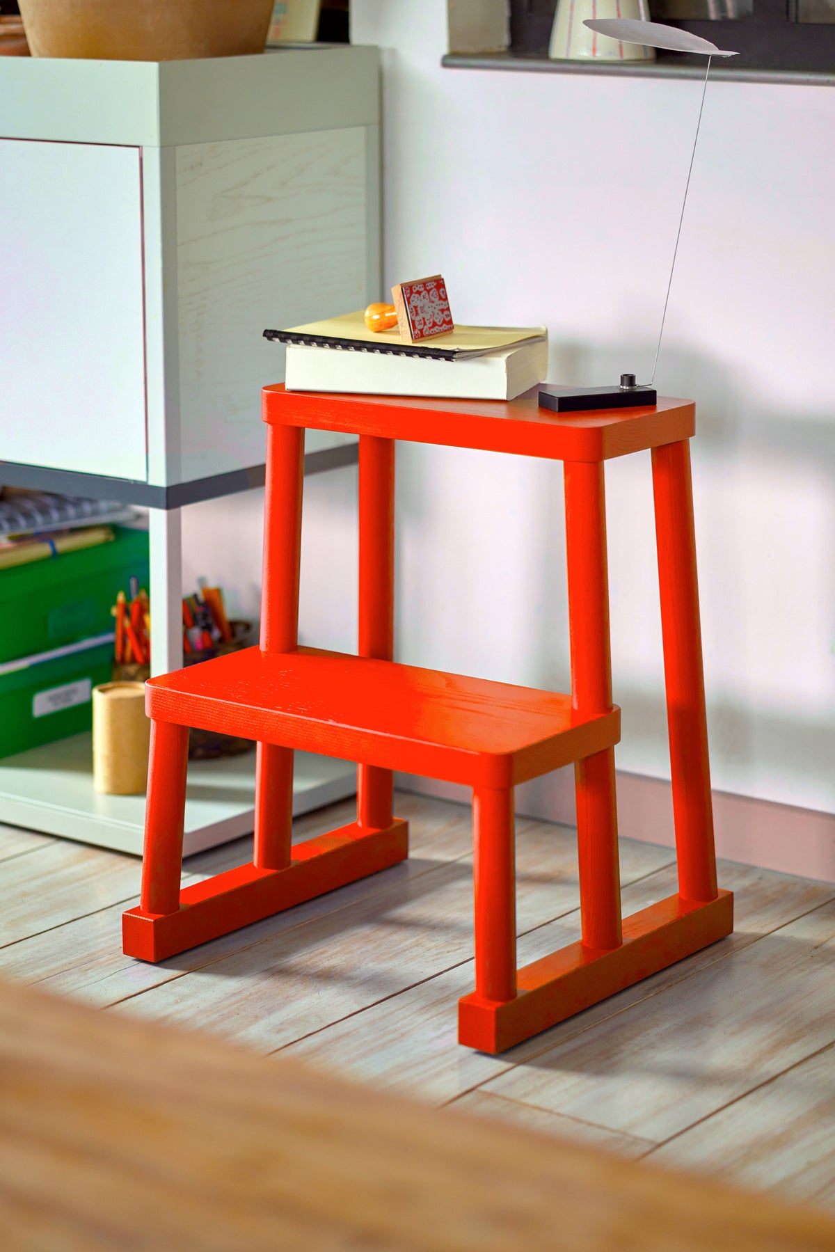 Design Tritthocker aus Massivholz – Edition 33